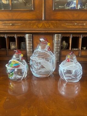 Adorable!  Mama Hen and Boy and Girl Chicks Glass Canisters - New!